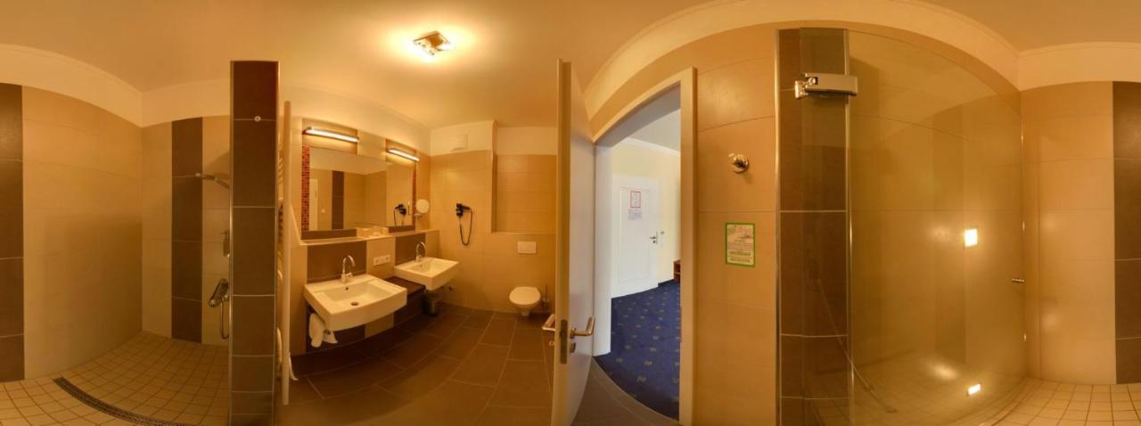 Doppelzimmer mit Balkon